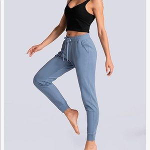 The gym people lounge joggers